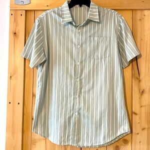 Coofandy Mens button up shirt mint green and white size M